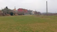 Čez to kmetijsko zemljišče bi radi krajani Sečovelj speljali cesto, tako imenovano severno obvoznico. Četudi 
bi jo država občini dala, je ne bi mogli zgraditi, dokler ne bo sprejet piranski občinski prostorski načrt.