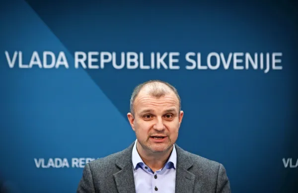 Nekdanji državni sekretar na gospodarskem ministrstvu Aleš 
Cantarutti bo od aprila novi generalni direktor Gospodarske 
zbornice Slovenije (GZS). 