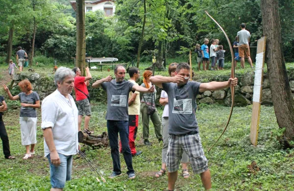 Lokostrelci, ki so  morali do nedavnega na mrazu streljati na 
prostem, nestrpno čakajo  vsaj na takšne razmere, kot so bile lani 
v toplejšem delu leta. 

