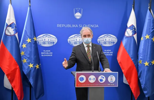 Notranji minister Aleš Hojs