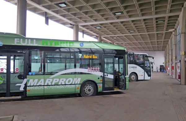 Voznik avtobusov proti tedenskemu testiranju, pripravljeni na državljansko nepokor&scaron;čino