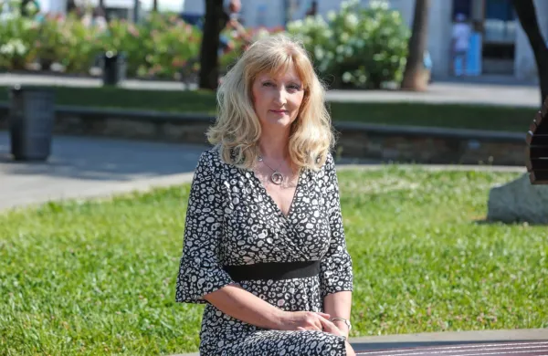 Dr. Vesna Mikolič