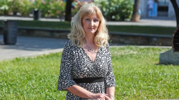 Dr. Vesna Mikolič