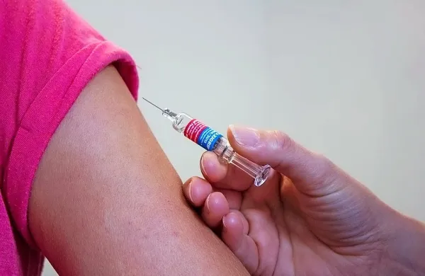 Ema začela tekoči pregled ruskega cepiva Sputnik V