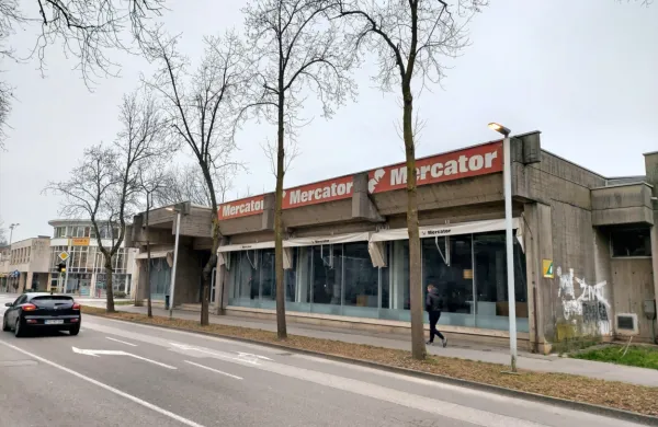 Občina ni uveljavila predkupne pravice za nakup Kemometala, 
kupilo ga je zasebno podjetje. Tam naj bi gradili stanovanja, 
zagotovo pa tega ne bo počel stanovanjski sklad.