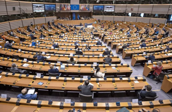 Evropski parlament odvzel imuniteto katalonskim evroposlancem