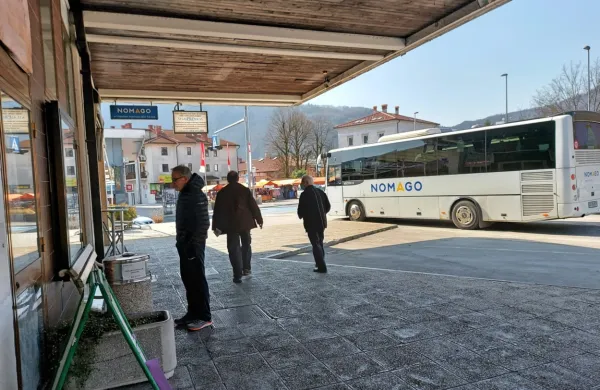 Že pred časom so železniško postajo Most na Soči z avtobusi povezali s Tolminom.