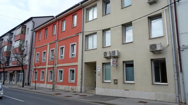Zdravstveni dom Sežana bi trenutno potreboval 300 kvadratnih 
metrov dodatnih prostorov.  