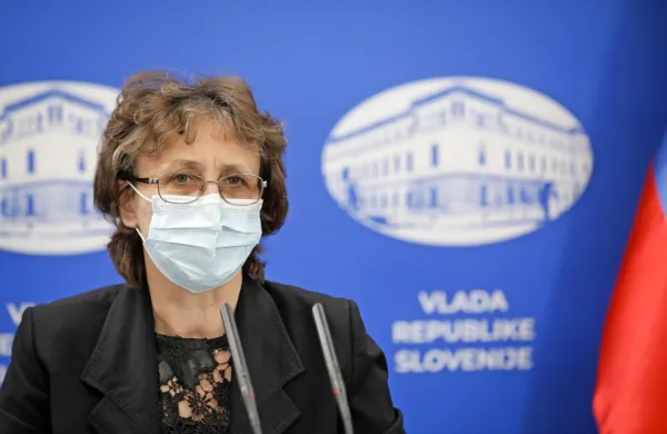  Namestnica predstojnika Centra za nalezljive bolezni v NIJZ Nuška 
Čakš Jager