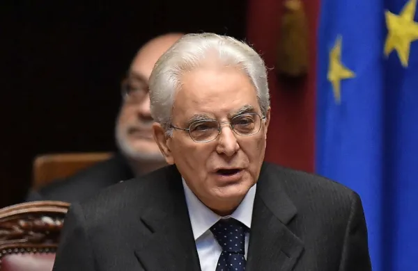 tevilni politiki so izrazili solidarnost s 79-letnim Sergiom Mattarello, ki je predsednik od leta 2015.