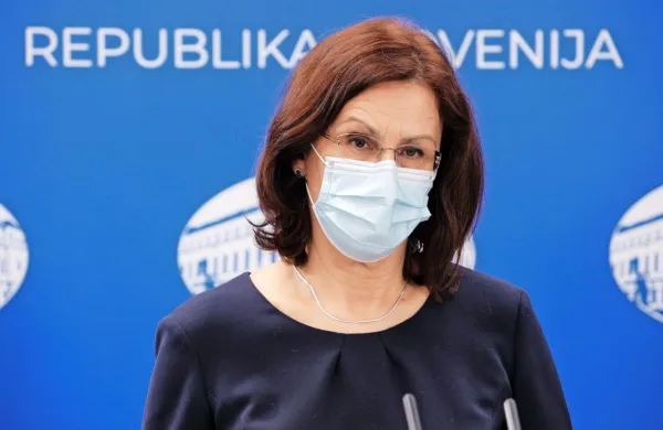 Tjaša Žohar Čretnik,  direktorica Nacionalnega laboratorija za 
zdravje, okolje in hrano