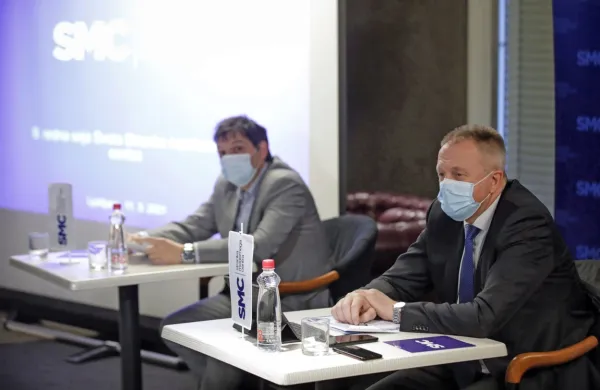 SMC nadaljuje delo v vladi.  Svet stranke je Zdravka Počivalška 
zadolžil za prenovo stranke za naslednje volitve.