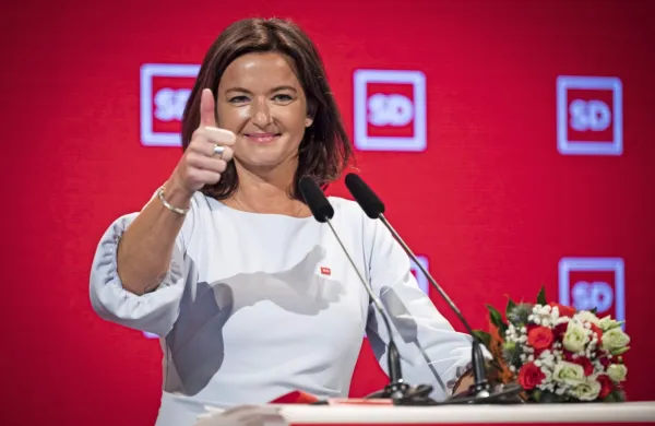 Širše vodstvo SD je na današnjem posvetu o delovanju stranke 
strnilo vrste in odločno podprlo predsednico Tanjo Fajon v 
pripravah na naslednje volitve z ambicijo, da zmagajo. 