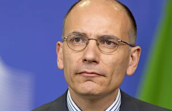 Nekdanji italijanski premier Enrico Letta je bil danes izvoljen za 
novega vodjo italijanske levosredinske Demokratske stranke 
(PD).