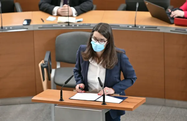 Ministrica Simona Kustec