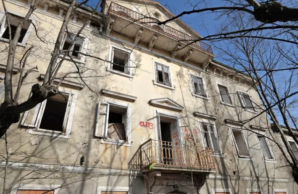 Novi lastniki še ne razkrivajo, kaj nameravajo z nekdanjim hotelom.