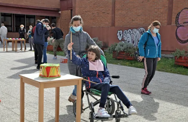 Danes  je bil na OŠ Kozara poseben dan, saj so praznovali 60 let 
delovanja. 