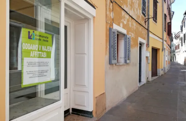 Poslovni prostor na Koprski 3, v katerem je nekoč  delovala 
trgovina z otroškimi oblačili. 