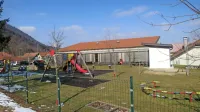 Novozgrajeni vrtec in šola v Črnem Vrhu sta po množici ukrepov in 
dosledni uporabi vgrajenih naprav naposled varna pred radioaktivnim radonom.