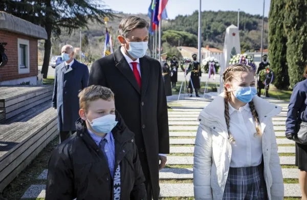 Polaganja vencev pri strunjanskem spomeniku se je včeraj udeležil tudi predsednik države Borut Pahor.