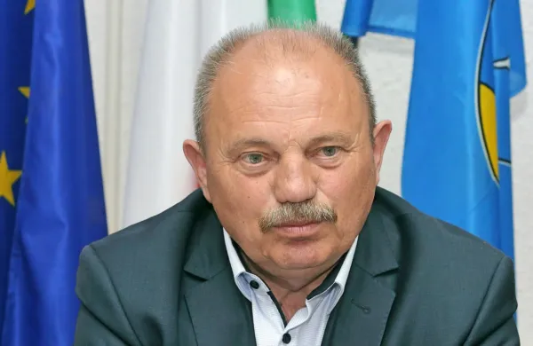 Poslanec DeSUS Branko Simonovič verjame, da bodo na četrtkovi 
seji izvršnega odbora stranke dorekli strategijo in vizijo nadaljnjega dela.