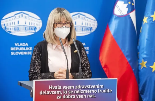 Direktorica Nacionalnega inštituta za biologijo Maja Ravnikar