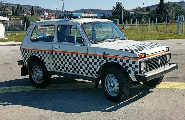 Aerodrom Portorož bo 27. marca ob 11. uri organiziral javno 
dražbo, na kateri se bodo lahko dražitelji potegovali za osebni 
avtomobil znamke Lada. (Foto vir: Aerodrom Portorož)