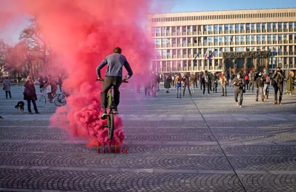 Aktiv delavk in delavcev v kulturi je danes izvedel protestno akcijo 
za kulturo, s katero podpirajo odstavitev Vaska Simonitija z mesta 
ministra za kulturo.

