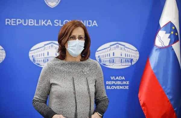 Direktorica Nacionalnega laboratorija za zdravje, okolje in hrano 
Tjaša Žohar Čretnik