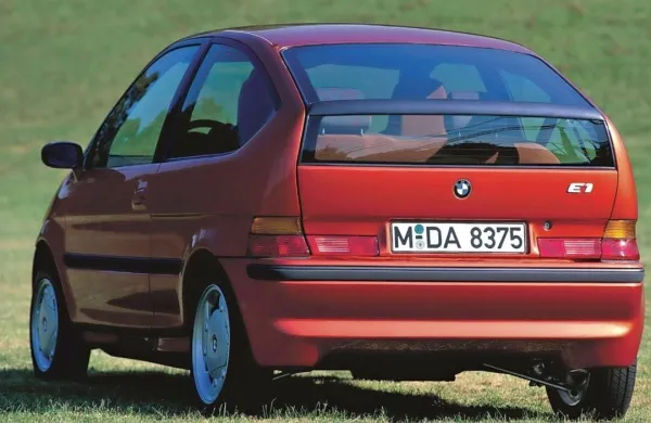 Ker je prvi konceptni avto zgorel, so dve leti kasneje predstavili 
novega, z nekaj izboljšavami, a je kasneje končal v kleti.