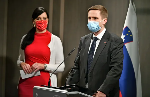 Dosedanja vodja poslancev SMC Janja Sluga in  predsednik DZ Igor 
Zorčič