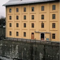 Iz serije T kot Tobačna Maruše Račič 
