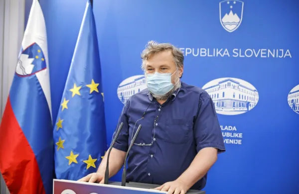 “Brez angleškega seva bi v približno mesecu in pol izšli iz 
epidemije,” je na novinarski konferenci dejal Leon Cizelj iz 
Instituta Jožef Stefan. 
