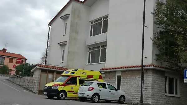  Financiranje dežurnega centra v Hrpeljah ostaja nespremenjeno in 
na ramenih občin Hrpelje-Kozina in Divača.