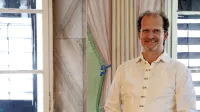 Bojan Knific iz Tržiškega  muzeja je avtor  obsežne monografije  
Obutvena dediščina na Slovenskem.