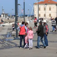 Življenje se ni ustavilo