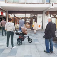 Življenje se ni ustavilo
