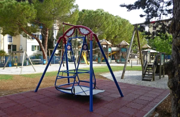 Zaprli otro&scaron;ka igri&scaron;ča