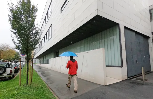 Dijaki so v tem šolskem letu v šoli preživeli zgolj devet tednov, z 
izjemo dijakov zaključnih letnikov, ki so tam preživeli nekaj več 
časa.