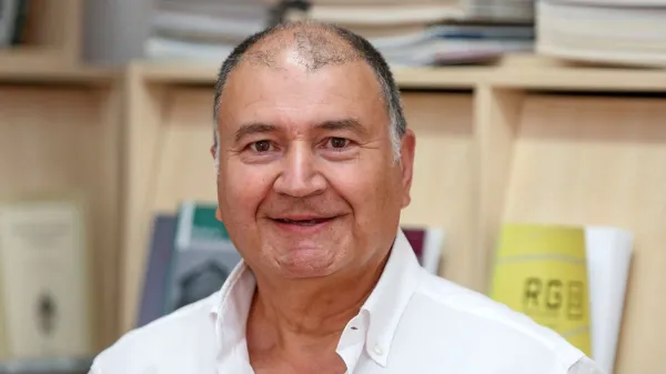 Dr. Milan Bufon