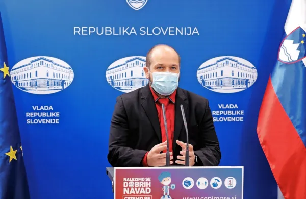 Minister Janez Poklukar