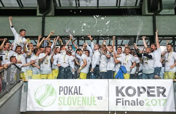 V zadnjem  pokalnem finalu na Bonifiki maja 2017 so se  lovorike veselili nogometaši  Domžal.