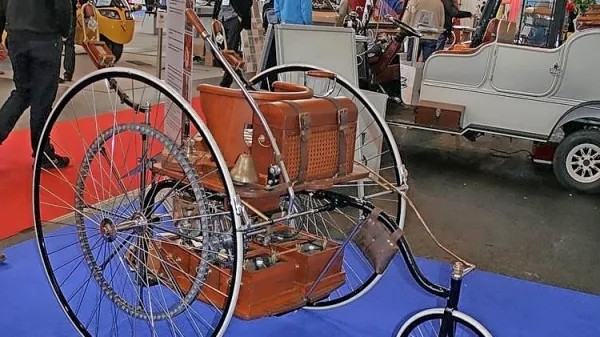 Bertha Benz je z vozilom benz patent motorwagen model III leta 
1888 prevozila 106 kilometrov.