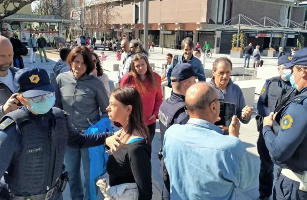 Z današnjega protestnega shoda v Novi Gorici