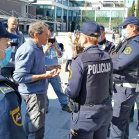 V Novi Gorici tudi protest proti vladnim ukrepom za zajezitev epidemije