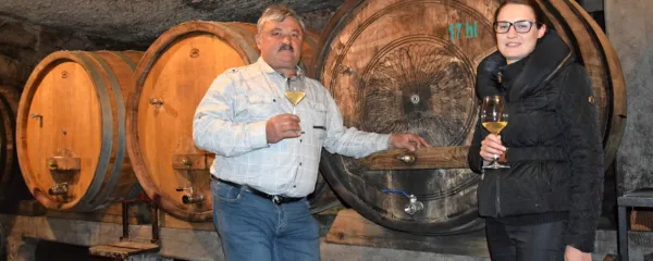 Ko se bodo vremena zjasnila, bosta Špela Štokelj in Peter Ferjančič spet povabila na pinelo na Planino.