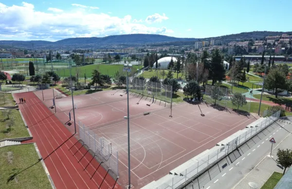 Znova so odprta igri&scaron;ča, avtobus vodi po običajnem voznem redu