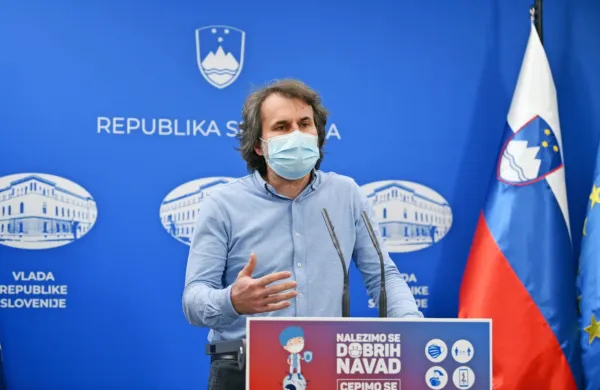 Strokovni direktor pediatične klinike UKC Ljubljana dr. Marko 
Pokorn