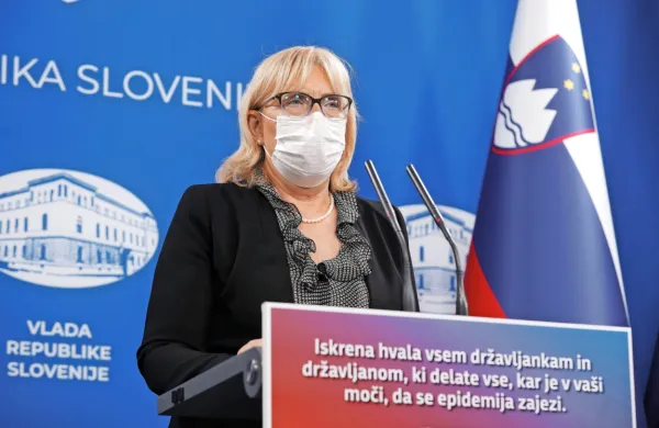 Ana Hočevar Grom