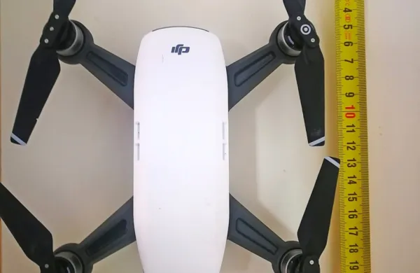 7. marca letos so policisti v gozdu, v bližini vikendov na Sviščakih, 
našli dron znamke DJI, model Spark, bele barve.